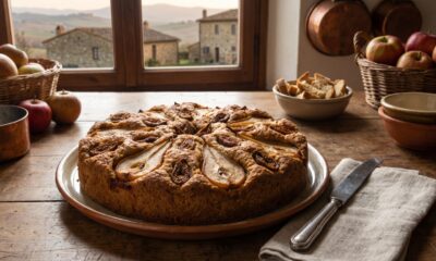 Miascia - Lombardiya'nın sıfır atık ekmek pastası, armut ve incir ile hazırlanmış geleneksel İtalyan köy tatlısı